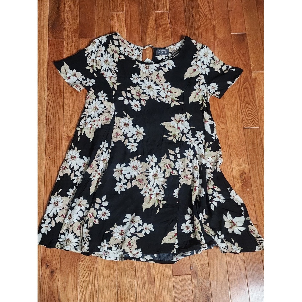 ASTR Black Floral Swing Dress Babydoll Boho‎ Cottagecore Short Sleeve Swing S